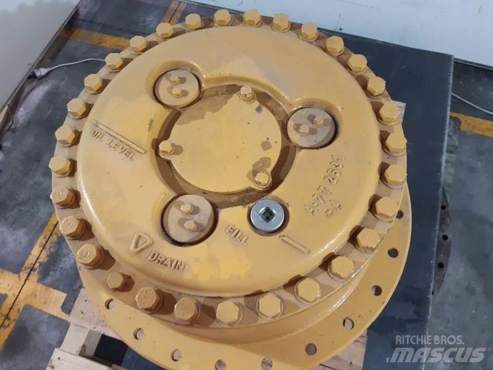 CAT D7R Gear