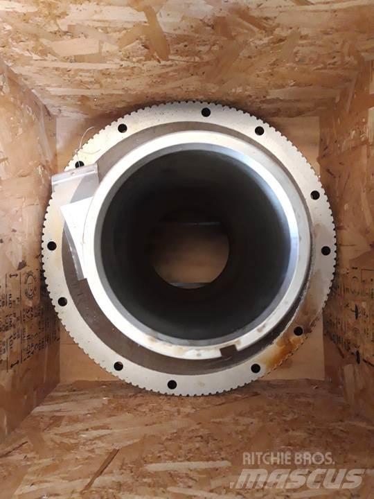 CAT D8H Gear