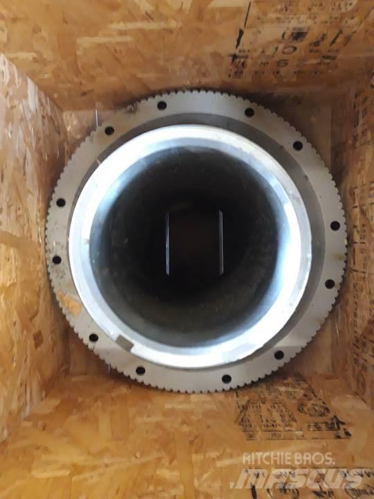 CAT D8H Gear