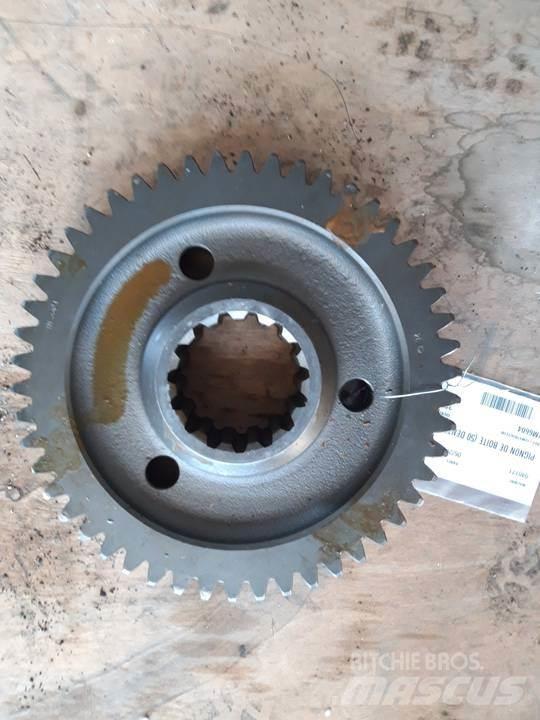 CAT D8H Gear