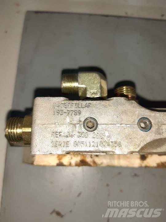 CAT M313C Kabiner og interiør