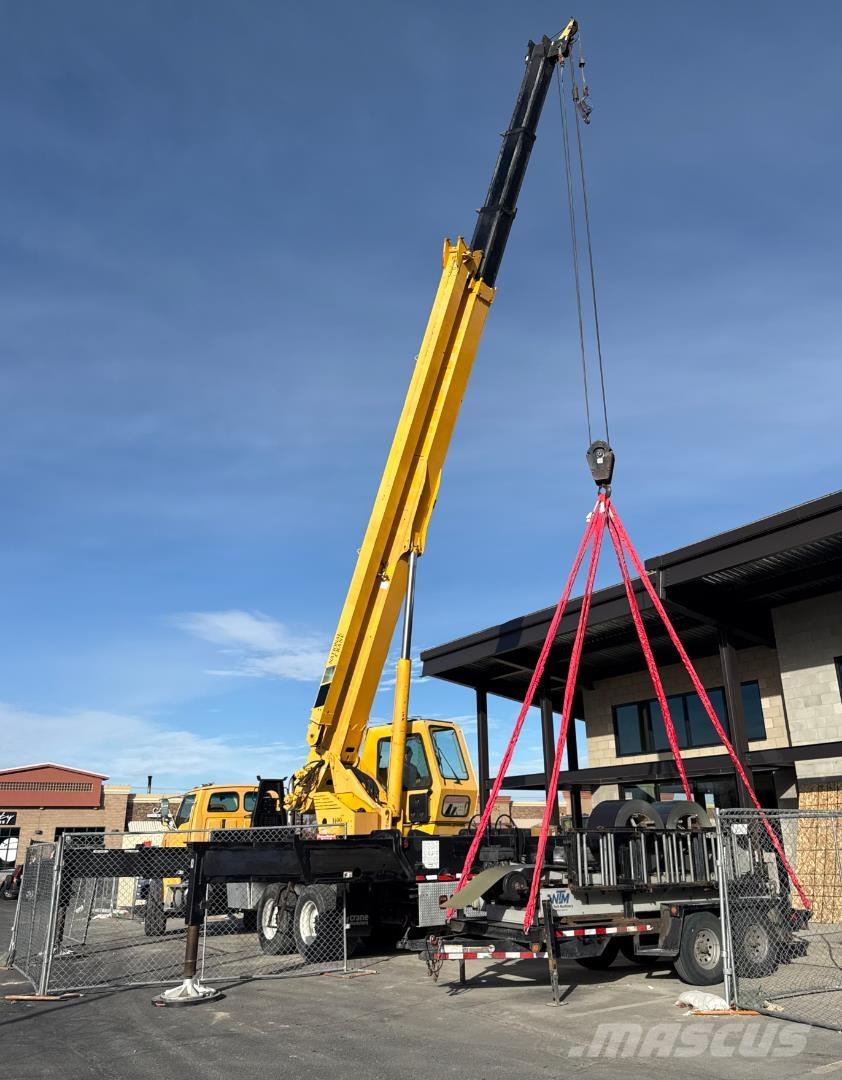 National 1400H Lastbil med kran