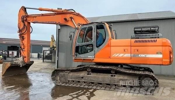 Doosan DX 255 LC Gravemaskiner på larvebånd