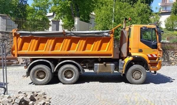 Iveco B066 Lastbiler med tip