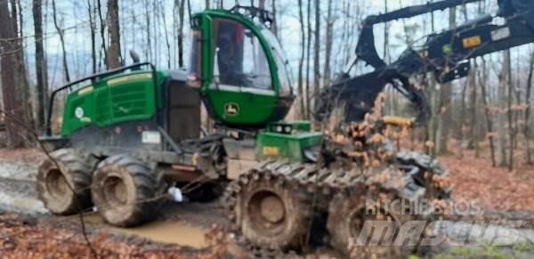 John Deere 1270 G 8W Fældebunkelæggere