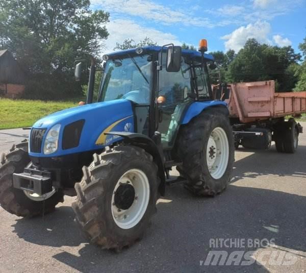 New Holland T5040 Anhænger med tip