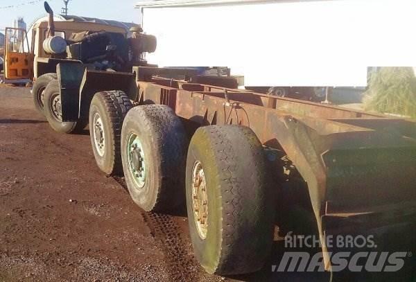 Tatra 815 Lastbil med lad/Flatbed