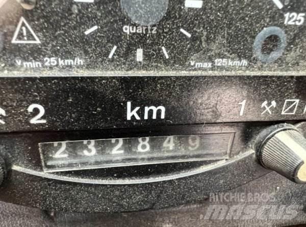 Tatra 815 AD20 T Lastbil med kran