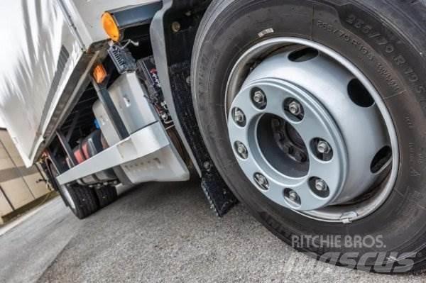 Volvo FL 210 Lastbil med kran