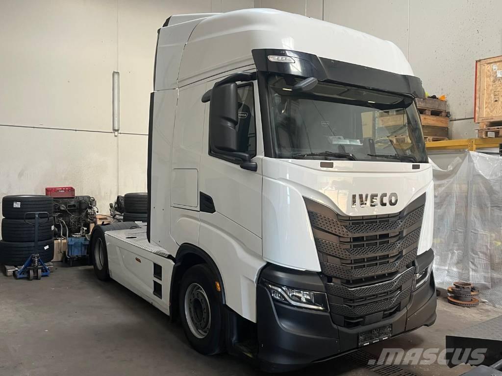 Iveco S-Way AS 440 Trækkere