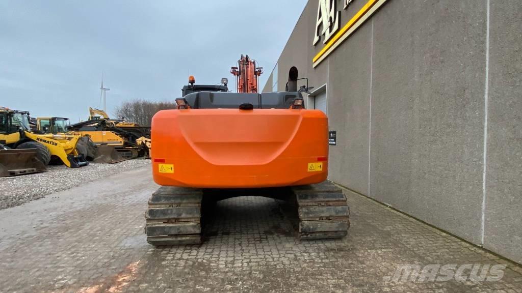 Hitachi ZX 210 LC-6 Gravemaskiner på larvebånd