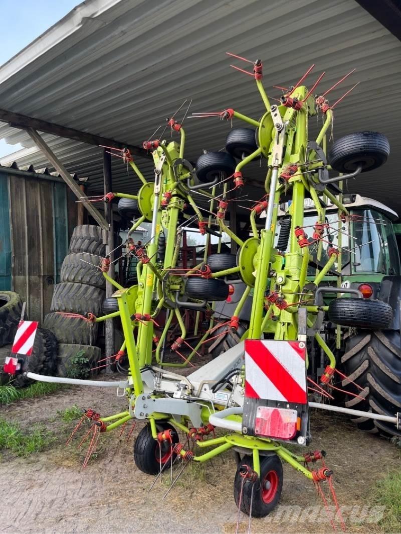 CLAAS VOLTO 1100 River og høvendere