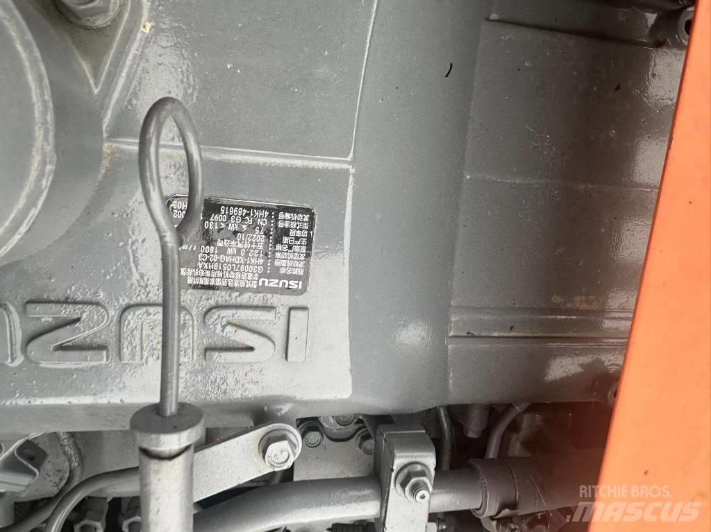 Hitachi ZX 240 Gravemaskiner på larvebånd
