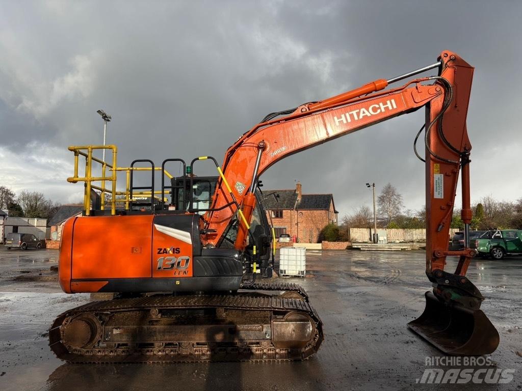 Hitachi ZX130-7 Gravemaskiner på larvebånd