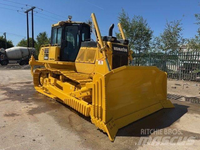 Komatsu D65EX-18 Bulldozer på larvebånd