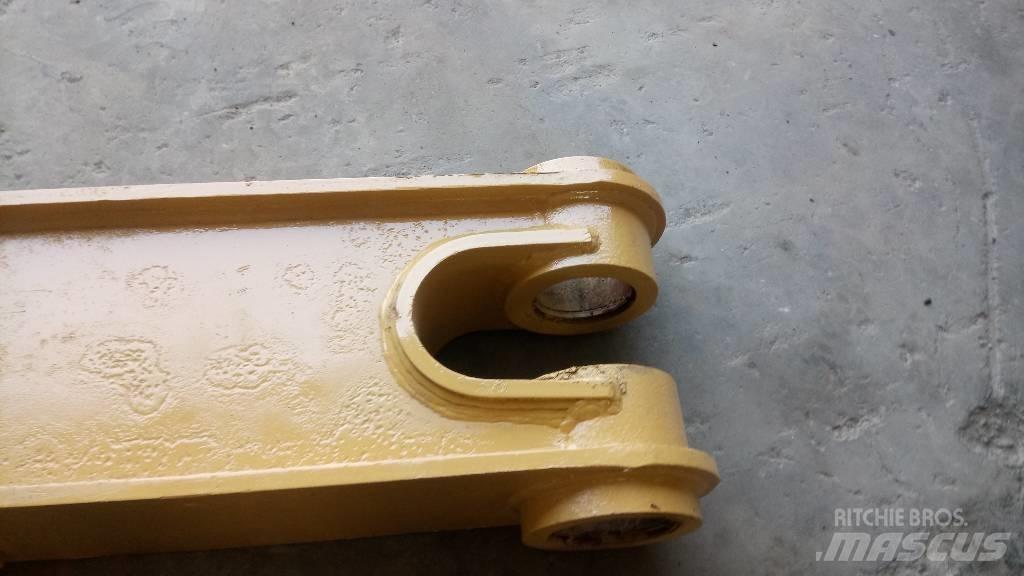 CAT 245 Chassis og suspension