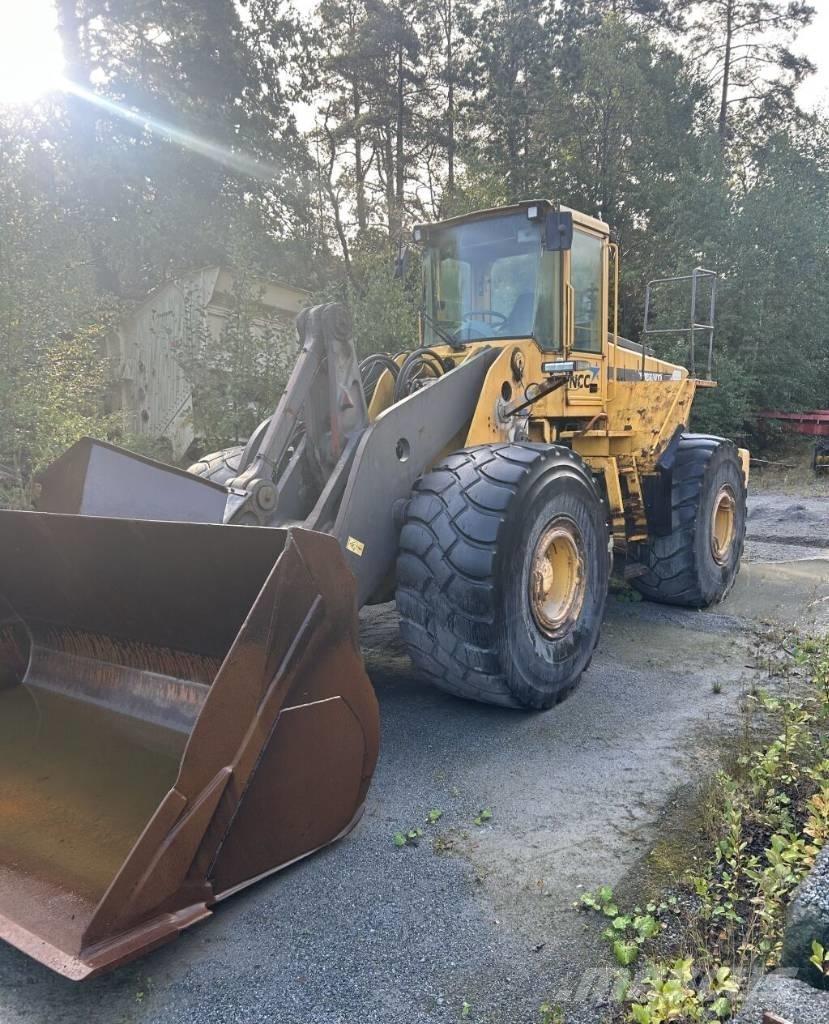 Volvo L 220 D Læssemaskiner på hjul