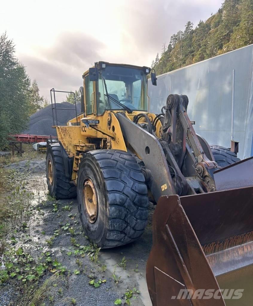 Volvo L 220 D Læssemaskiner på hjul