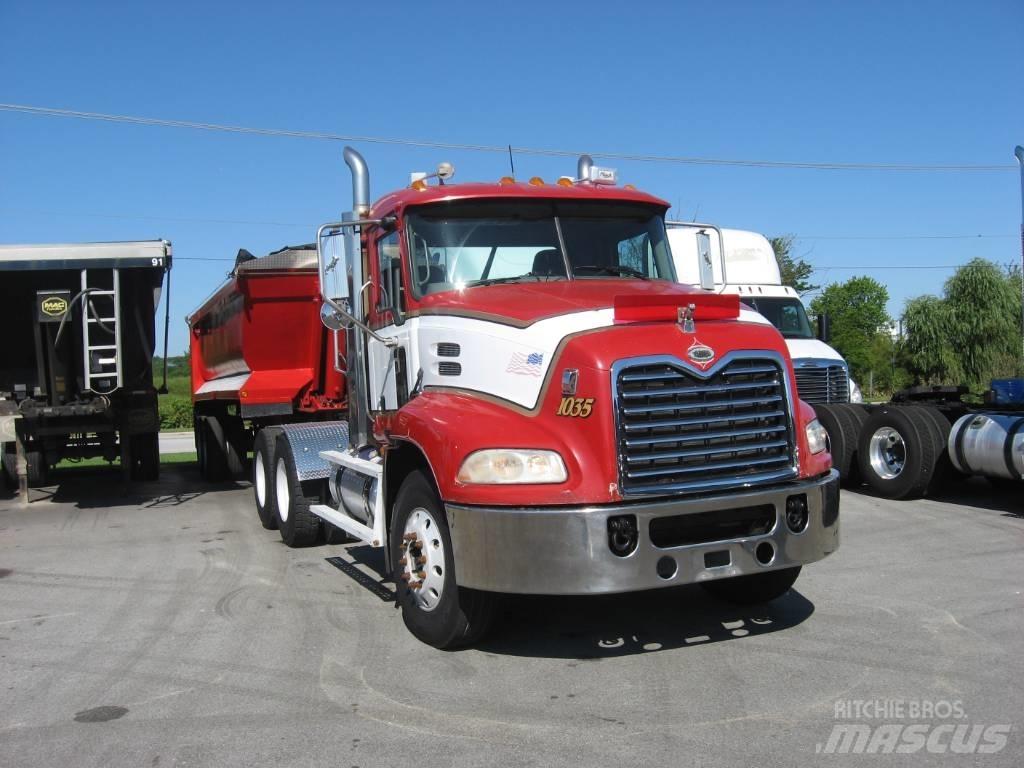 Mack CXN 613 Trækkere
