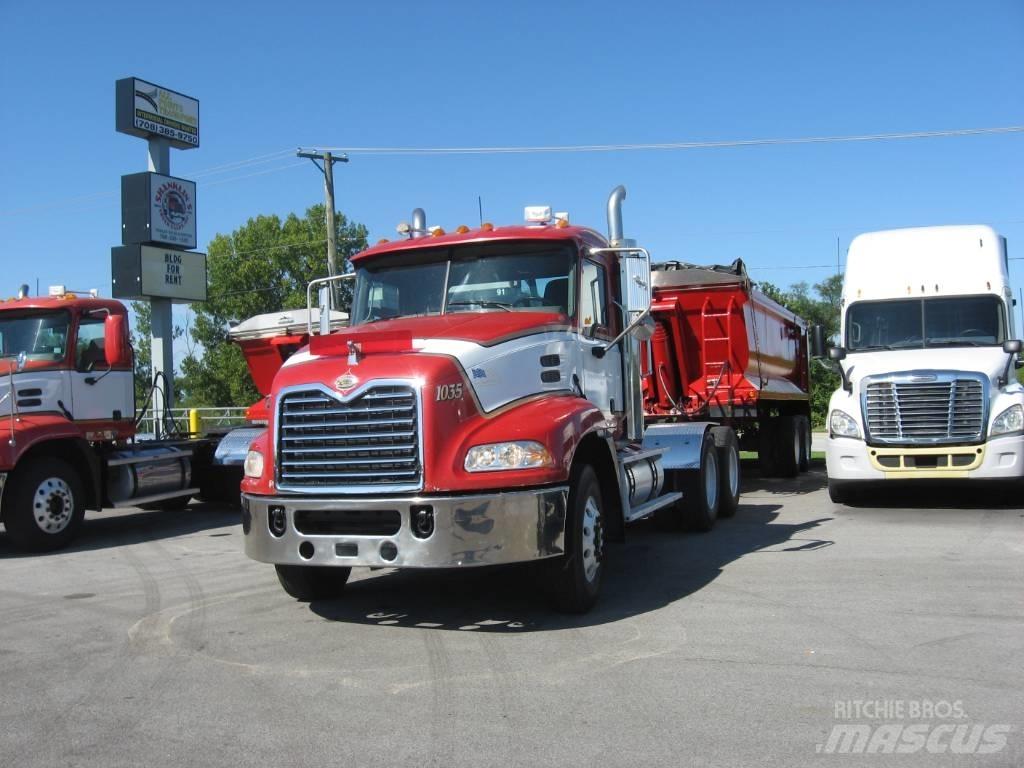Mack CXN 613 Trækkere