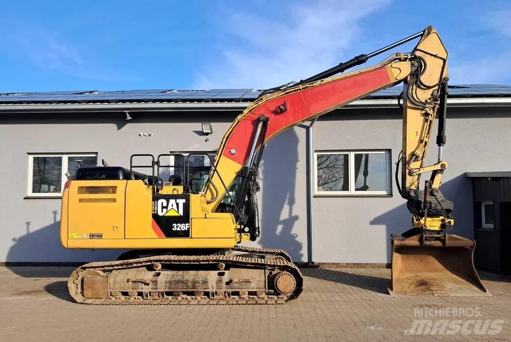 CAT 326 F L Gravemaskiner på larvebånd