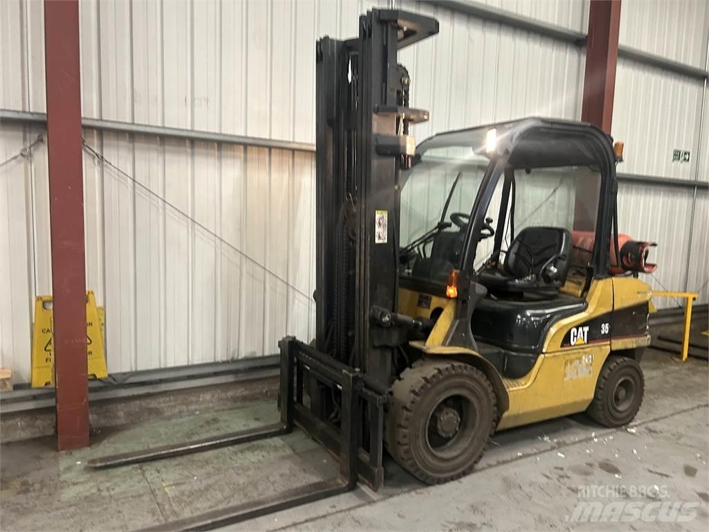 CAT GP35N LPG gaffeltrucks