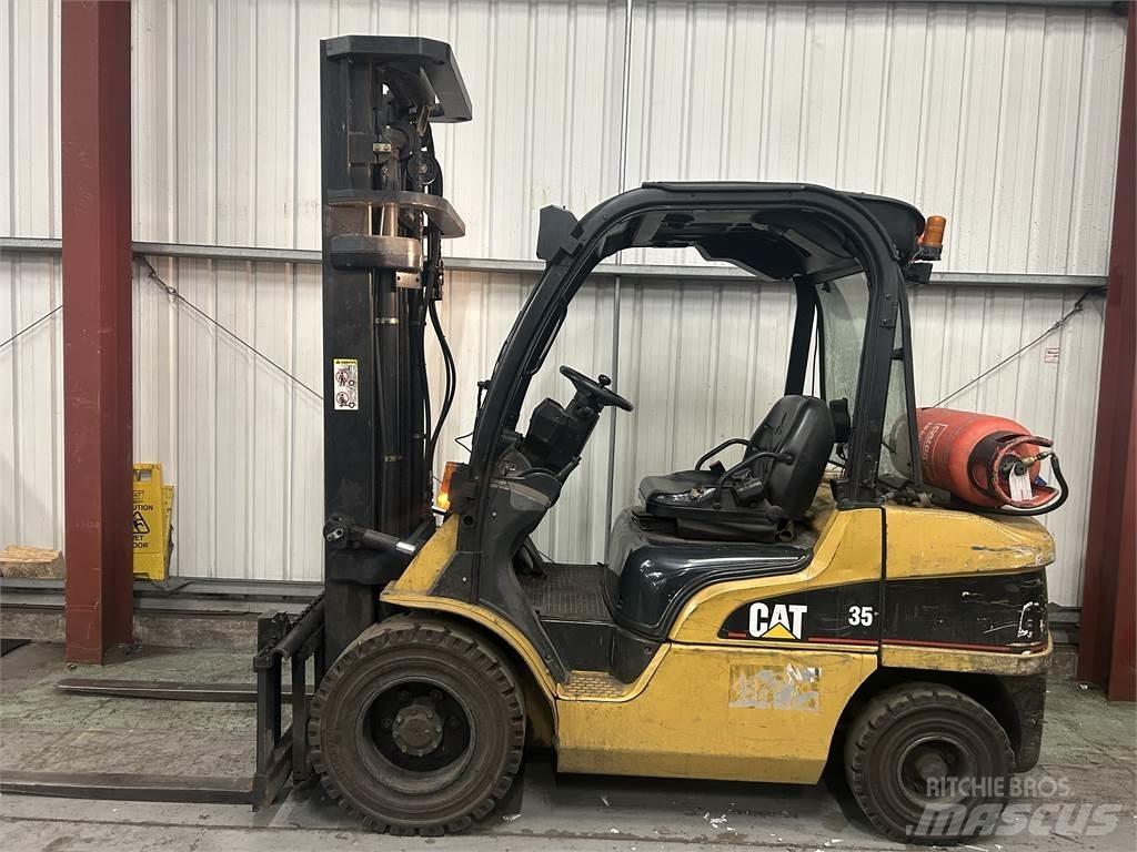 CAT GP35N LPG gaffeltrucks