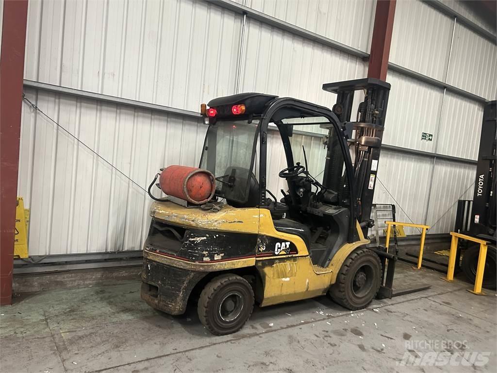 CAT GP35N LPG gaffeltrucks