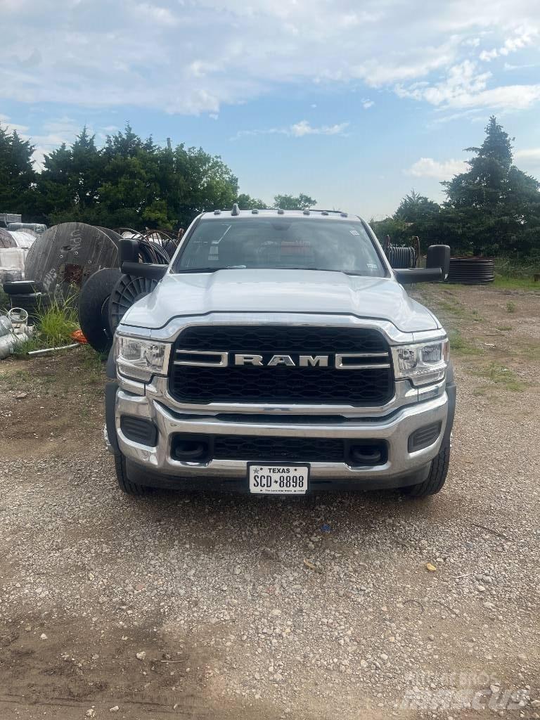 RAM 5500 Lastbil med lad/Flatbed