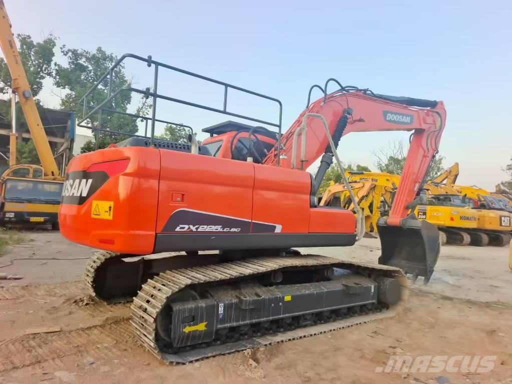 Doosan DX 225 Gravemaskiner på larvebånd