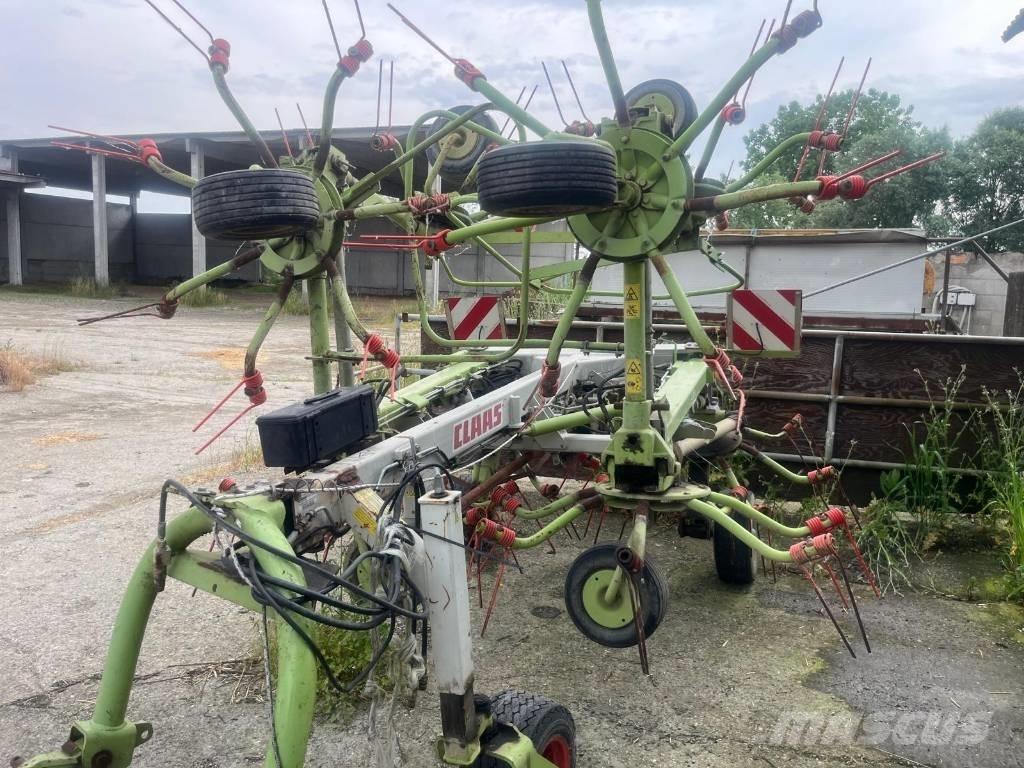 CLAAS Volto 1050 T River og høvendere