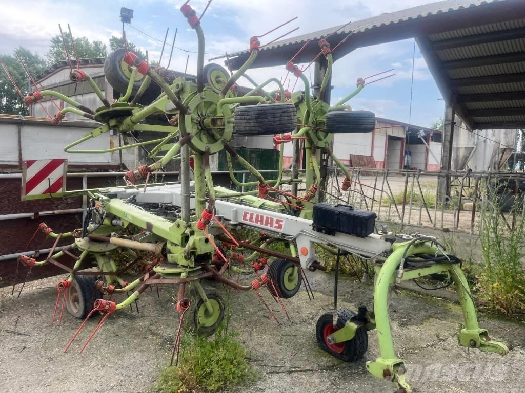 CLAAS Volto 1050 T River og høvendere