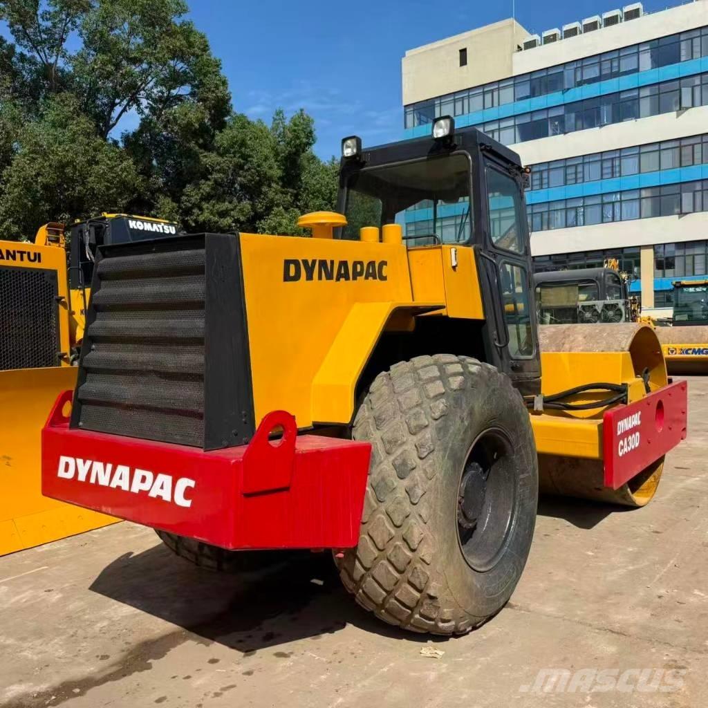 Dynapac CA30D Enkelt tromle