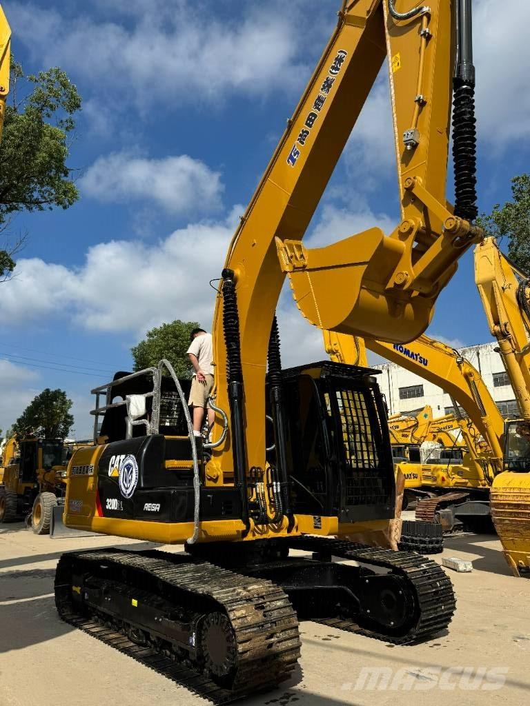 CAT 320 D Midi-gravemaskiner 7t - 12t
