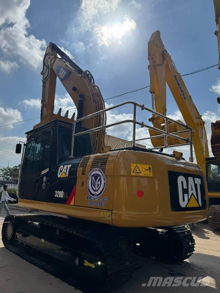CAT 320 D Midi-gravemaskiner 7t - 12t