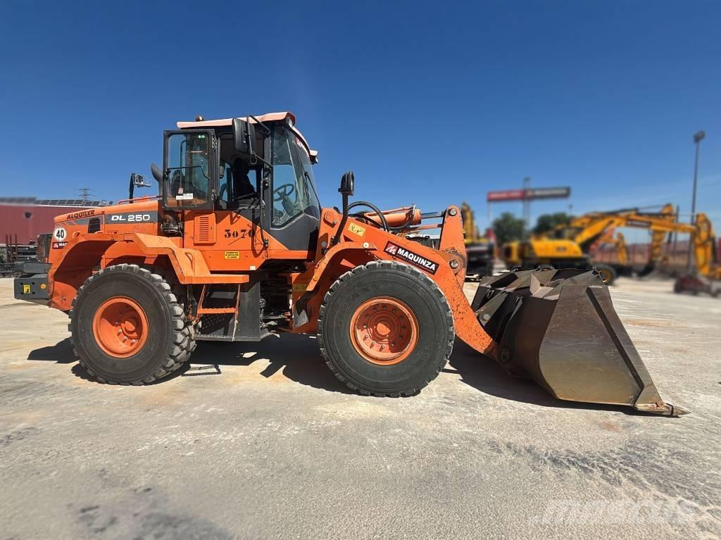 Doosan DL 250-3 Læssemaskiner på hjul