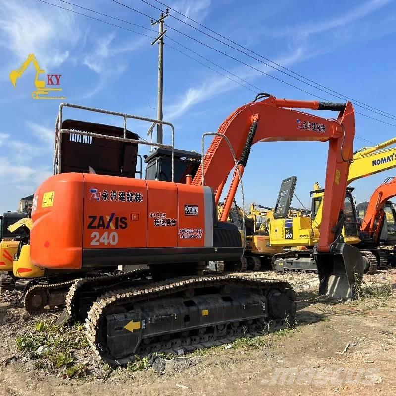 Hitachi ZX 240 Gravemaskiner på larvebånd