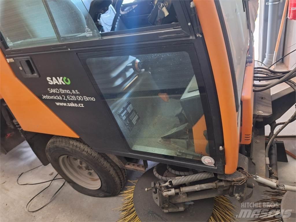 Bucher CC 2000 E2 Entreprenør - Andet