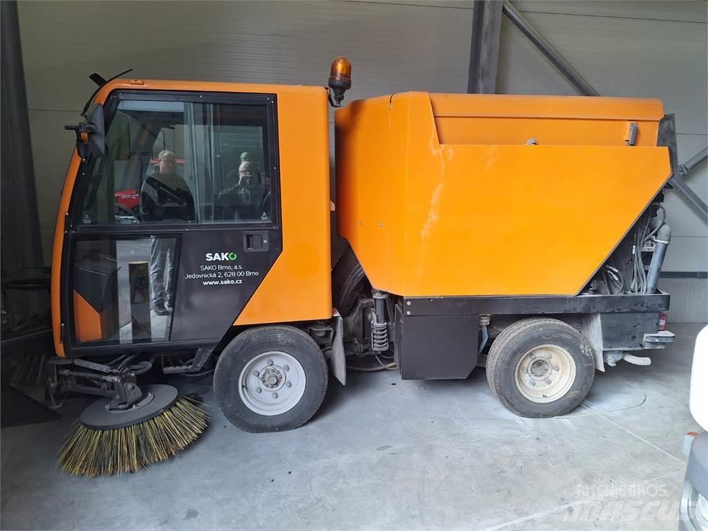 Bucher CC 2000 E2 Entreprenør - Andet