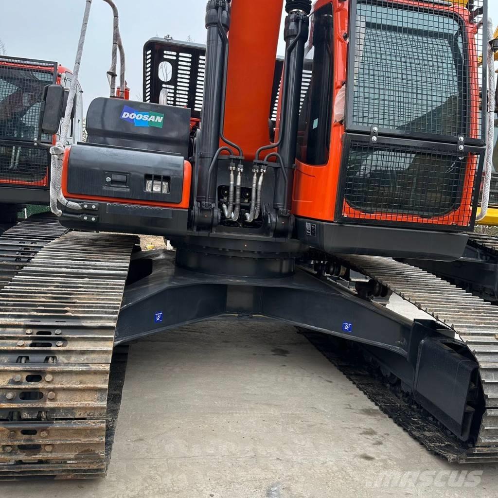 Doosan DX225LC-9C Gravemaskiner på larvebånd