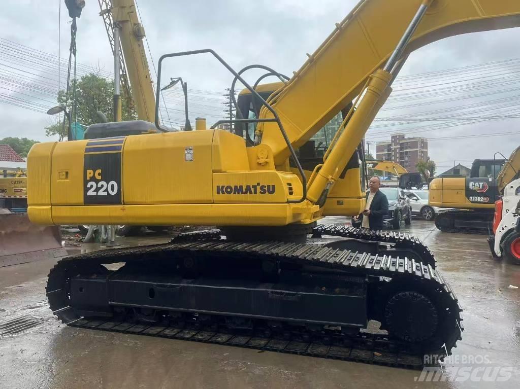 Komatsu PC 220-7 Gravemaskiner på larvebånd