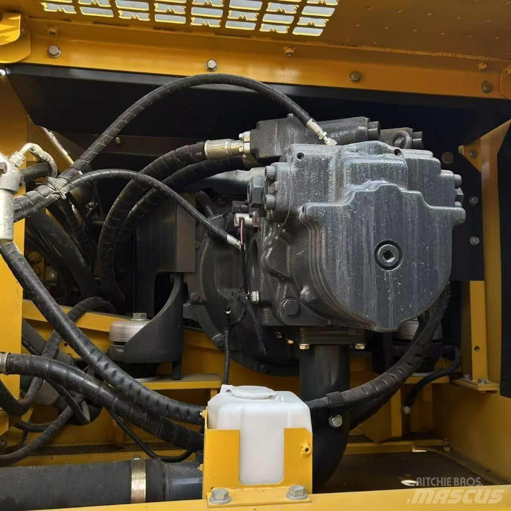 Komatsu 450 Gravemaskiner på larvebånd