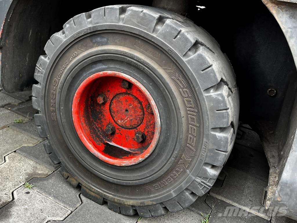 Linde P 250 Bugsertruck