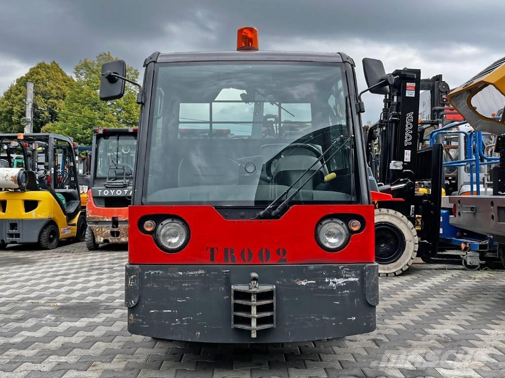 Linde P 250 Bugsertruck