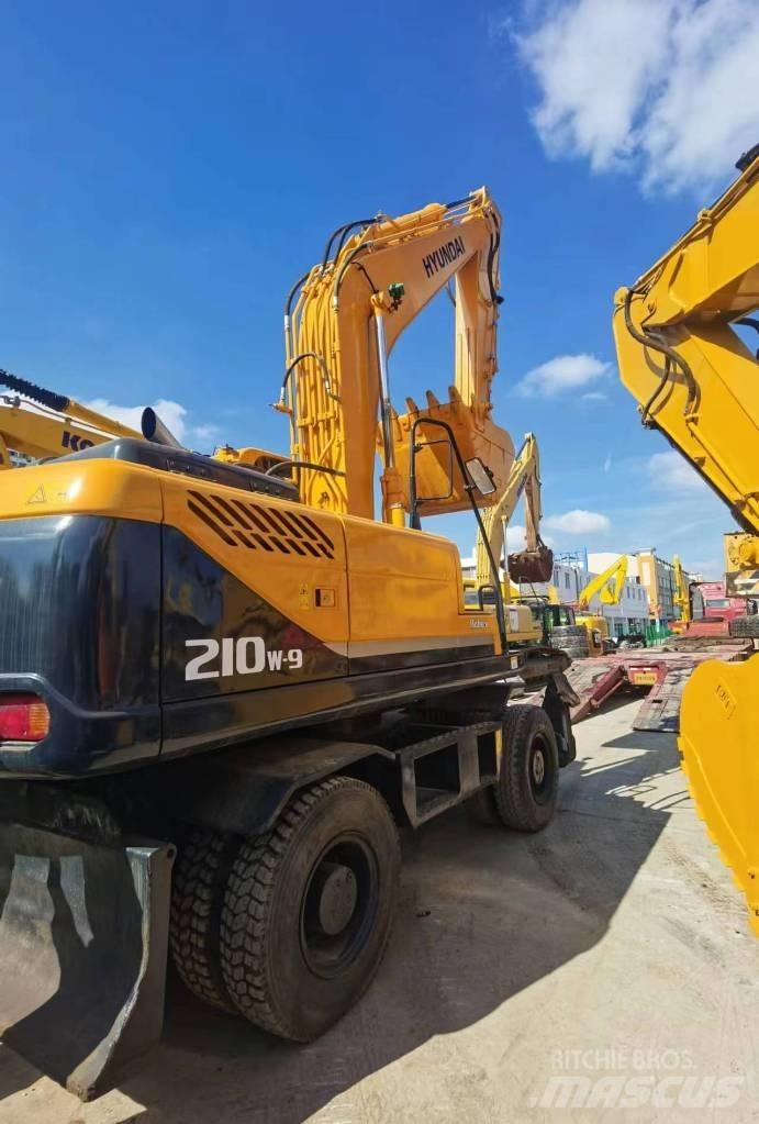 Hyundai R210W-9 Gravemaskiner på hjul
