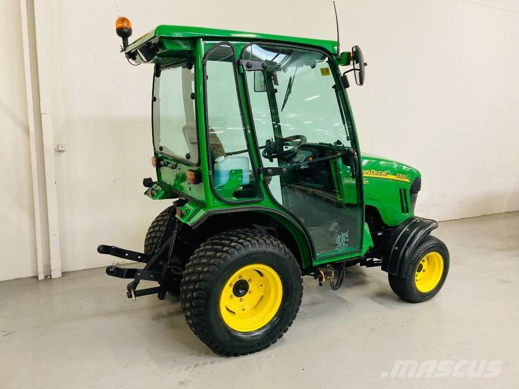 John Deere 2320 Kompakte traktorer
