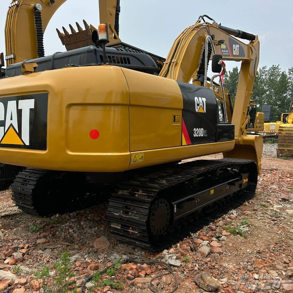 CAT 320D2L Gravemaskiner på larvebånd