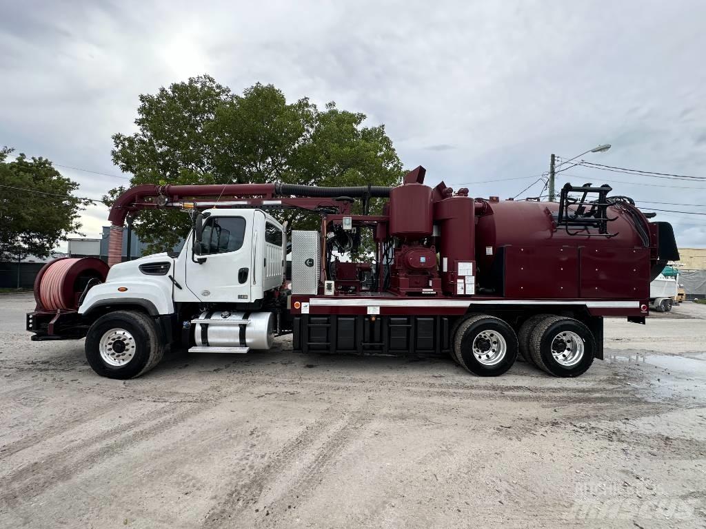 Freightliner 114 SD Slamsuger