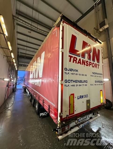Krone Curtain Mega Semi-trailer med Gardinsider