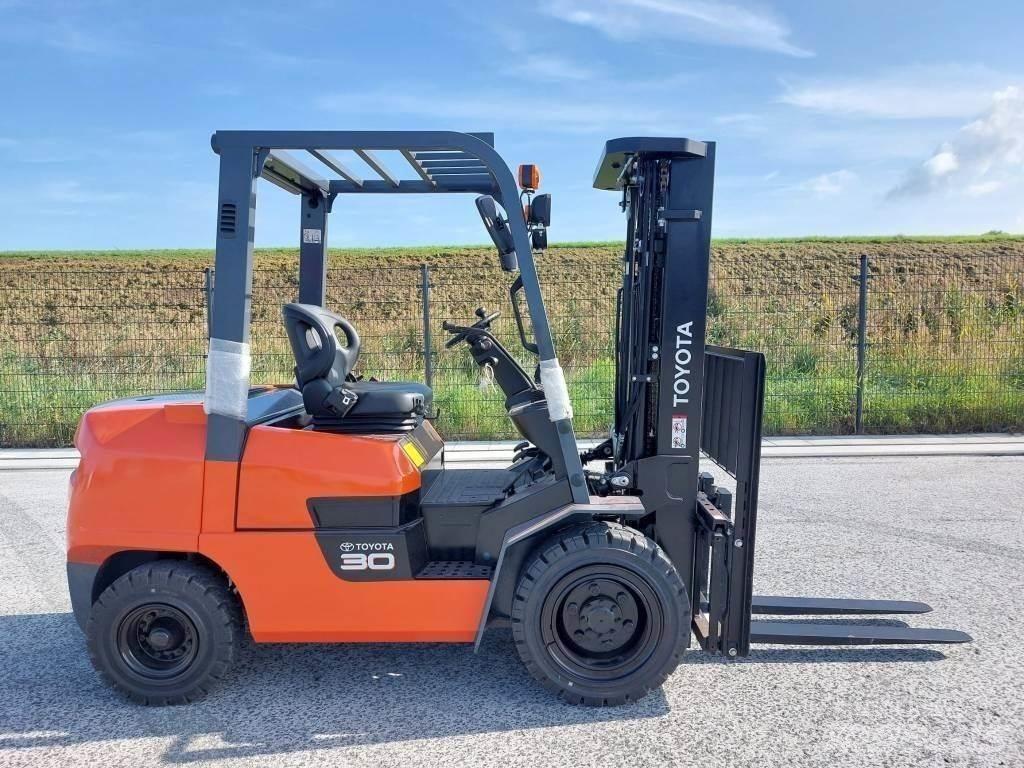Toyota FDZN30 Gaffeltrucks - andre
